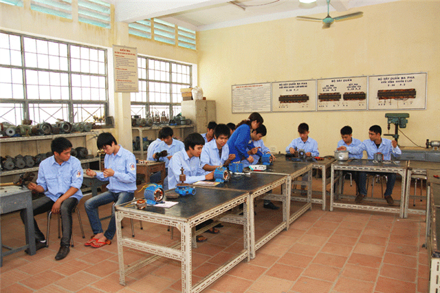 Nghề điện công nghiệp và nghề điện tử công nghiệp