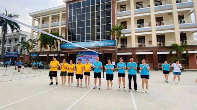 Khai mạc giải bóng chuyền hơi khối CBVC chào mừng kỷ niệm 50 năm ngày giải phóng miền Nam, thống nhất đất nước 