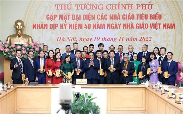 Thủ tướng Chính phủ Phạm Minh Chính gặp mặt các nhà giáo tiêu biểu nhân dịp 20-11