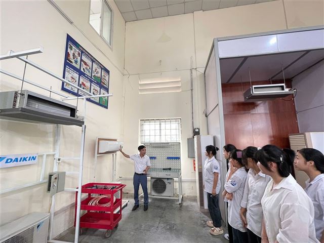Trường Cao đẳng Cơ điện và Thủy lợi Bắc Bộ Đón Tiếp Học Sinh THCS Tân Dân – Khám Phá Cơ Hội Nghề Nghiệp Ngay Từ Lớp 9