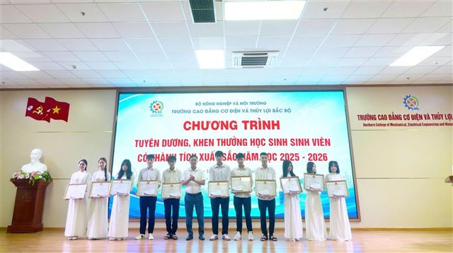 Trường Cao đẳng Cơ điện và Thủy lợi Bắc Bộ tuyên dương, khen thưởng học sinh, sinh viên xuất sắc năm học 2025 – 2026