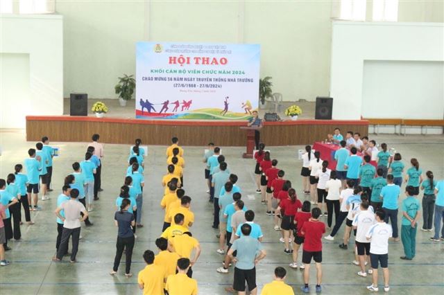 Sôi nổi Hội thao khối cán bộ viên chức chào mừng kỷ niệm 56 năm Ngày thành lập Trường (27/6/1968-27/6/2024)