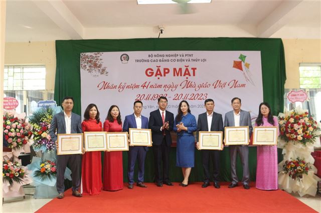 Gặp mặt nhân kỷ niệm 41 năm ngày Nhà giáo Việt Nam  (20/11/1982-20/11/2023)