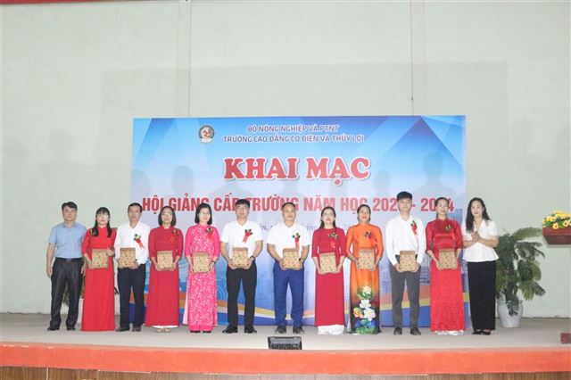 Khai mạc Hội giảng cấp trường năm học 2023 – 2024