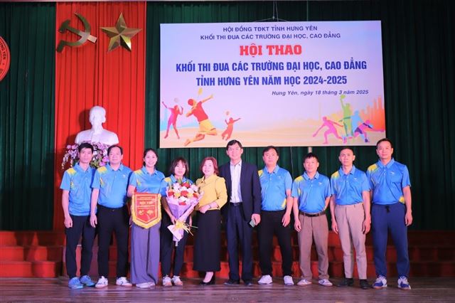 Đoàn vận động viên Nhà trường đã xuất sắc đạt thành tích cao tại Hội thao khối thi đua các trường ĐH, CĐ tỉnh Hưng Yên năm 2025