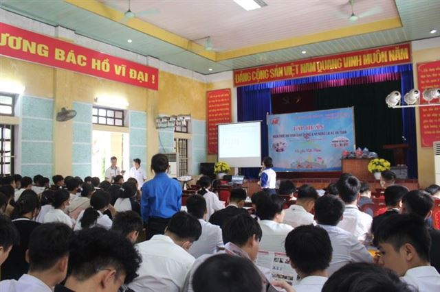 Tập huấn kiến thức an toàn giao thông và kỹ năng lái xe an toàn cho học sinh sinh viên năm 2022