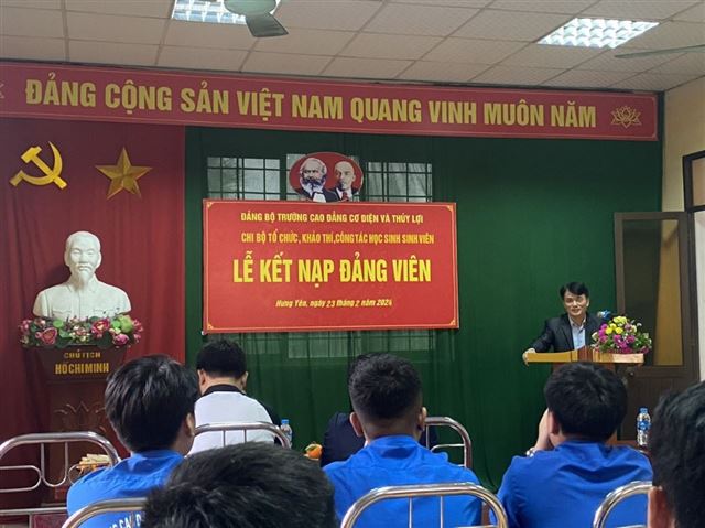 Kết nạp đảng viên năm 2024