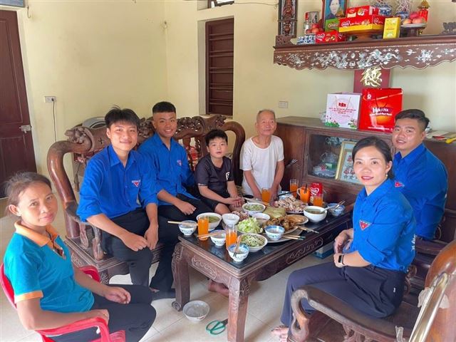 BỮA CƠM SUM VẦY, ẤM ÁP YÊU THƯƠNG - Thiết thực kỷ niệm 77 năm ngày Thương binh liệt sỹ (27/7/1947-27/7/2024)